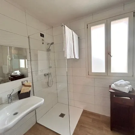 Il Podesta Oda ve Kahvaltı 4*